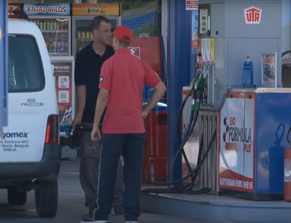 U svetu cena goriva pada, ali ne i u Srbiji